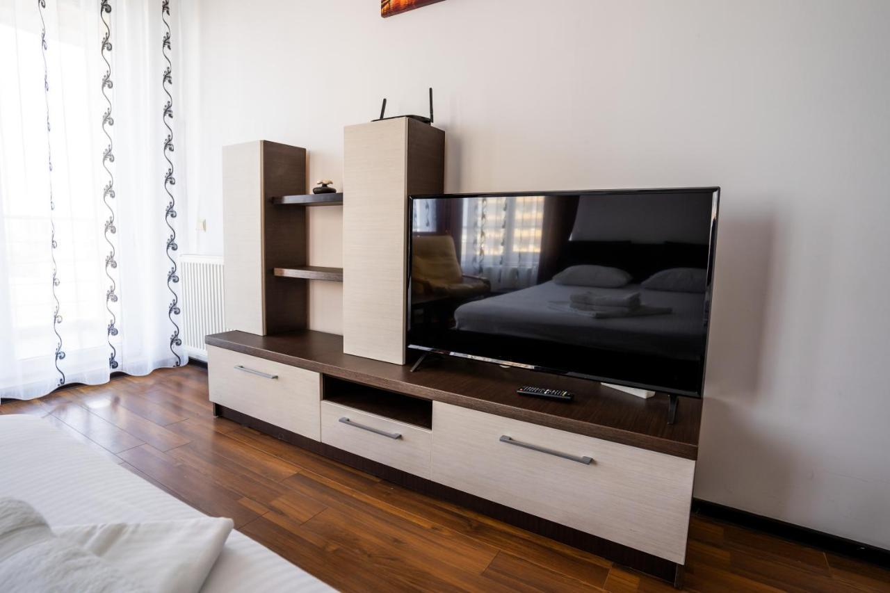 Summerland Relax Apartments Mamaia Esterno foto