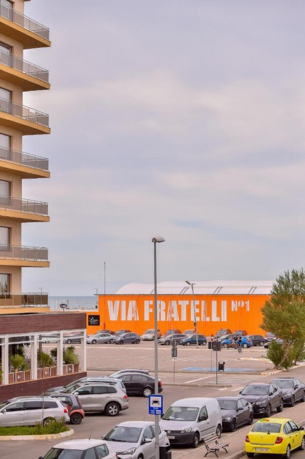 Summerland Relax Apartments Mamaia Esterno foto