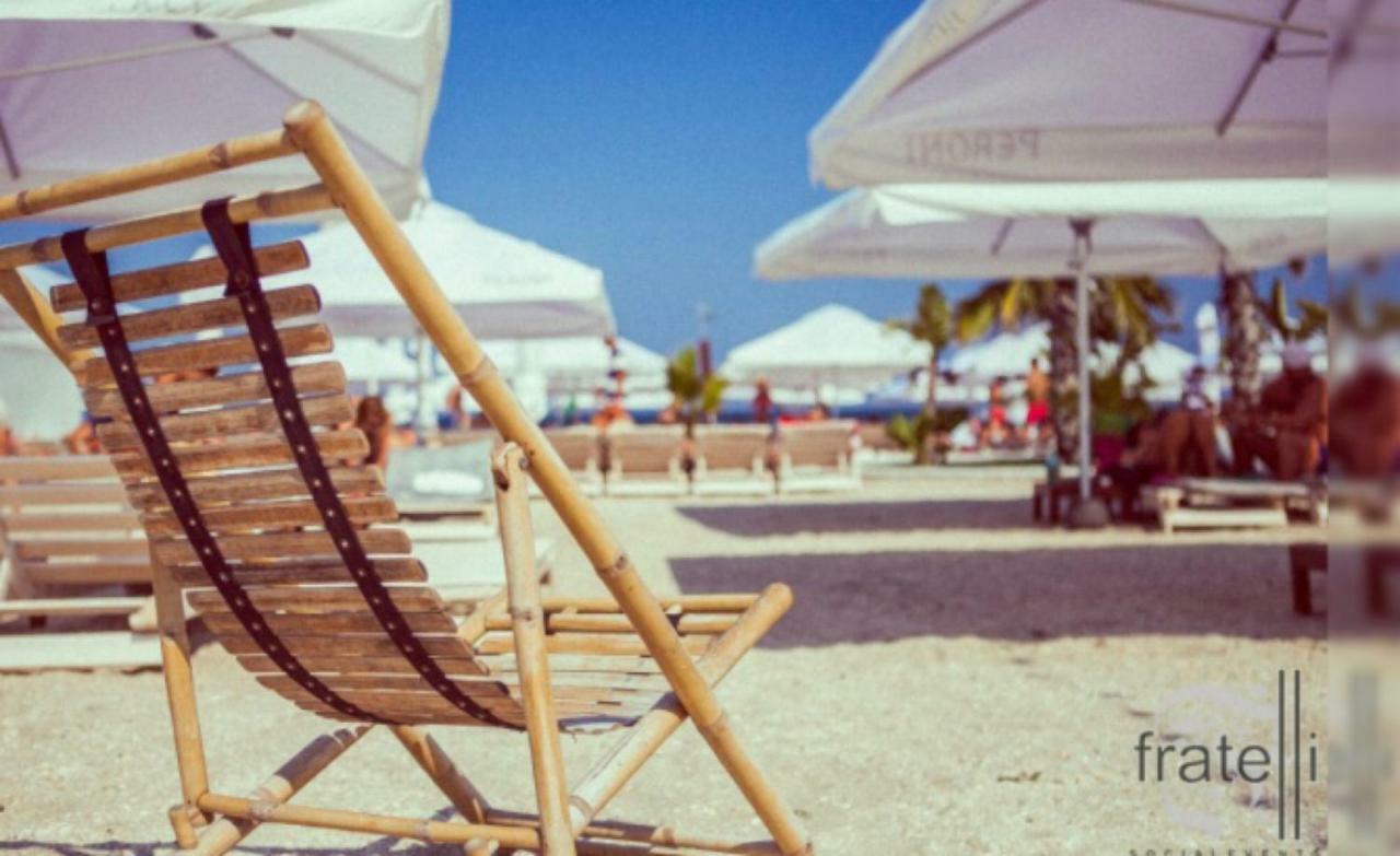 Summerland Relax Apartments Mamaia Esterno foto