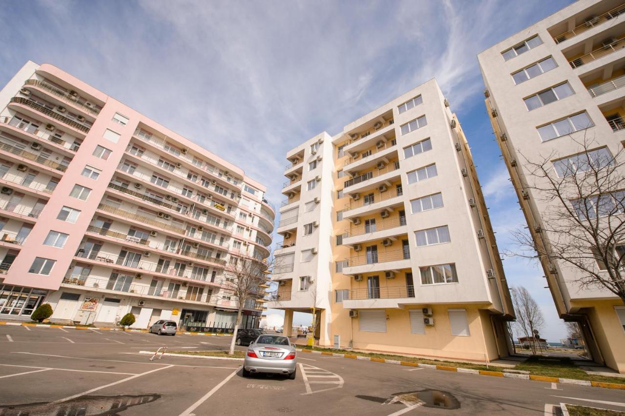 Summerland Relax Apartments Mamaia Esterno foto
