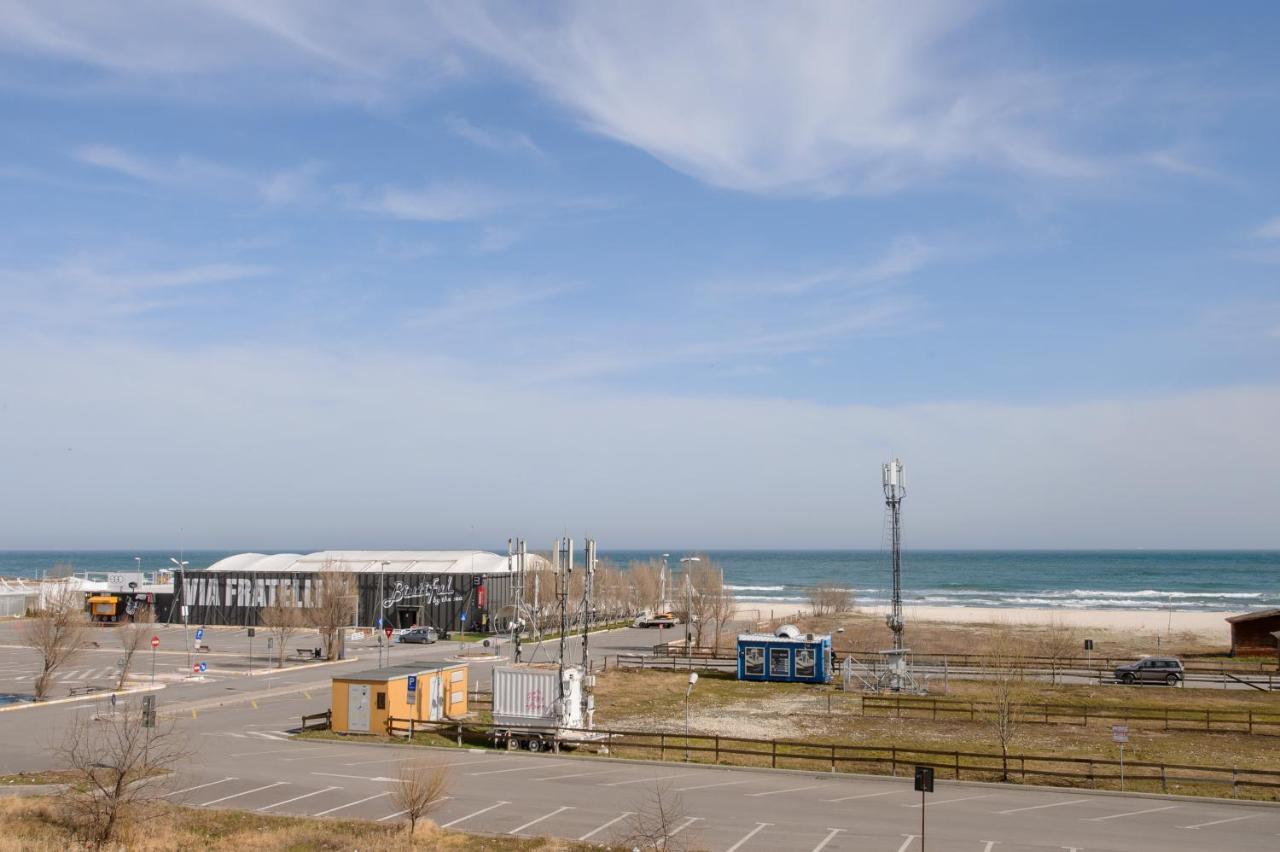 Summerland Relax Apartments Mamaia Esterno foto